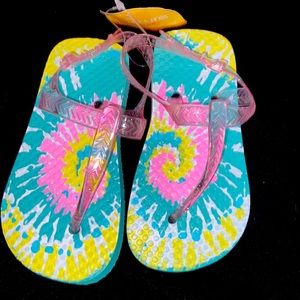 The dye toddler size (7/8) sandals